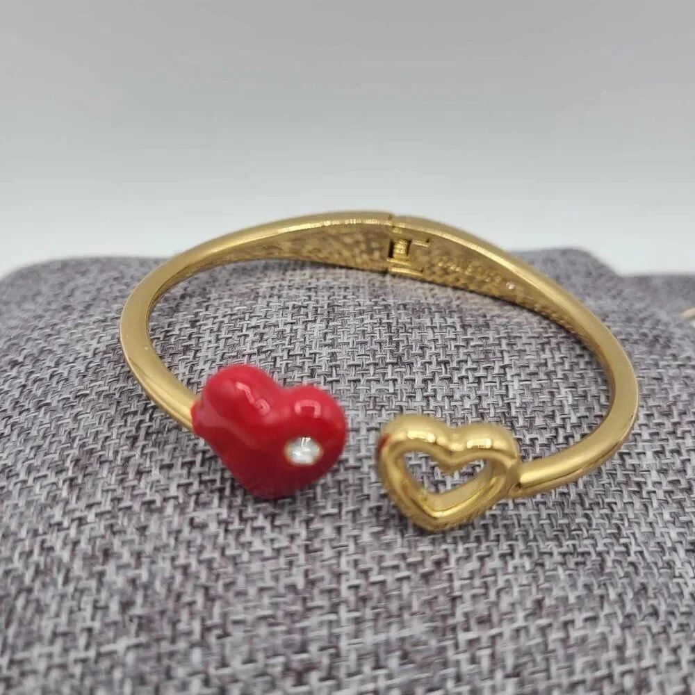 Talbots Red Enamel Hinged Gold Tone Heart Bracelet NWOT!